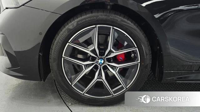BMW 5 Series (G60) id 4629880 из Кореи 30