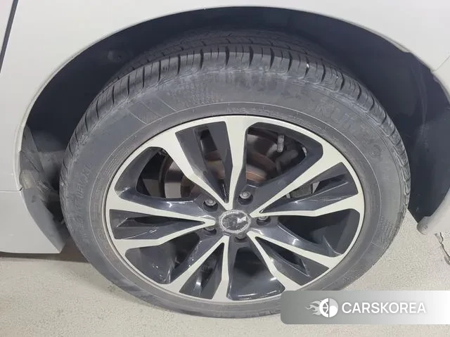 Nissan Leaf (ZE1) id 3666687 из Кореи 15