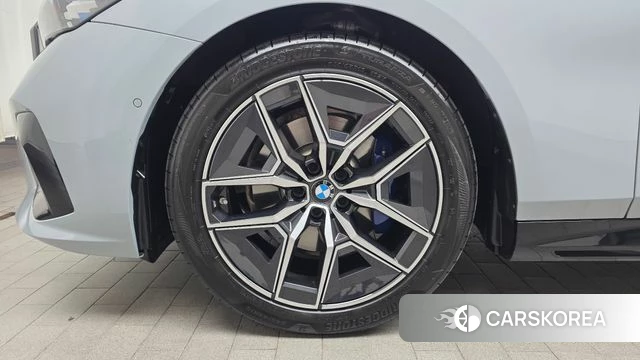 BMW 5 Series (G60) id 4374910 из Кореи 28