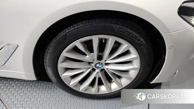 BMW 5 Series (G30) id 3209966 из Кореи 15