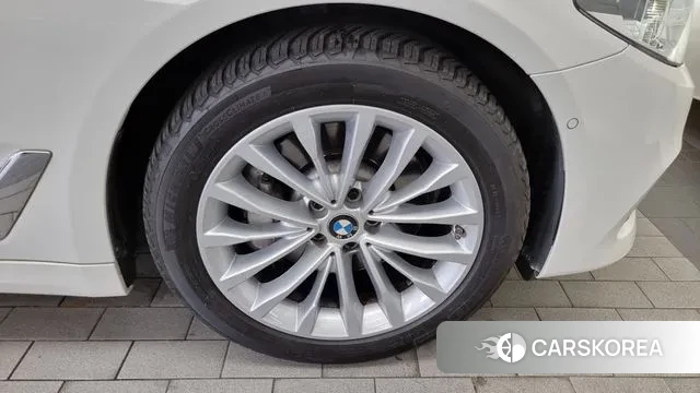 BMW 5 Series (G30) id 3155922 из Кореи 15