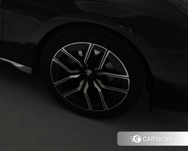 BMW 7 Series (G70) id 3896383 из Кореи 7