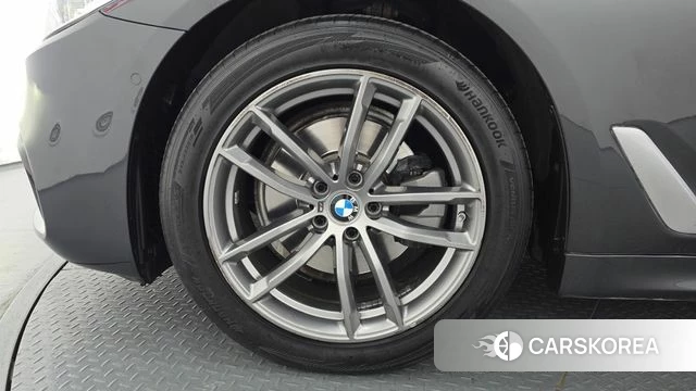 BMW 5 Series (G30) id 4197266 из Кореи 28