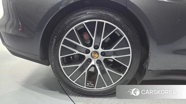 Porsche Taycan id 4697396 из Кореи 33