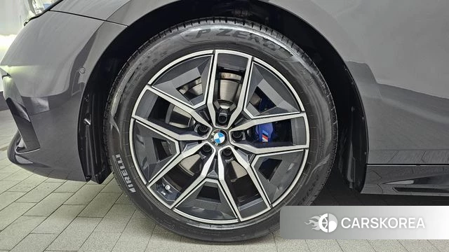 BMW 5 Series (G60) id 4421617 из Кореи 28