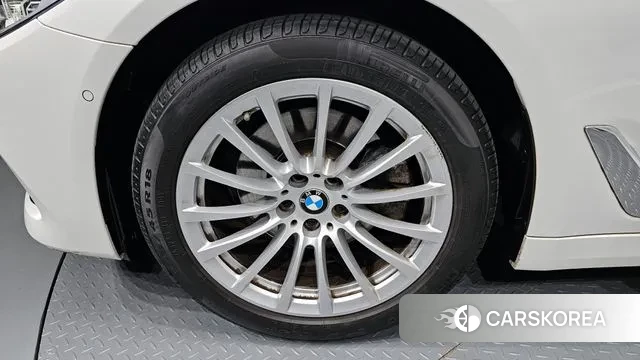 BMW 5 Series (G30) id 3344327 из Кореи 15