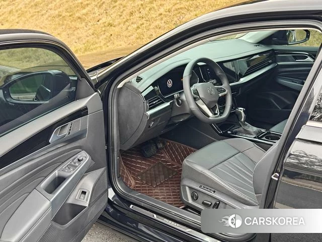 Volkswagen Passat 2025 Черный из Китая, фото 5