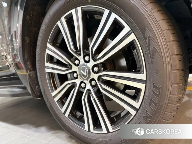 Lexus LX id 4182696 из Китая 13