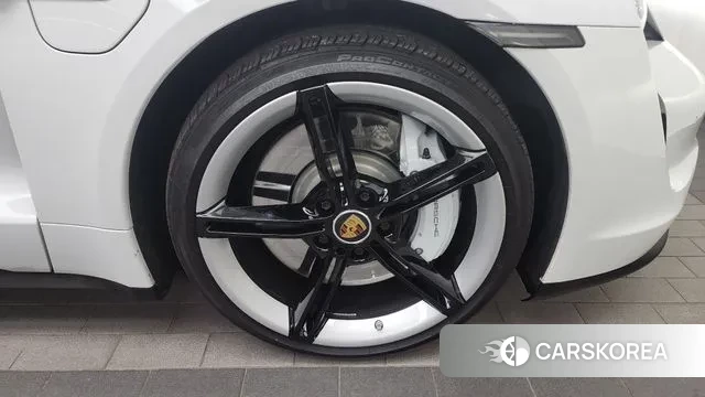 Porsche Taycan id 3426681 из Кореи 15