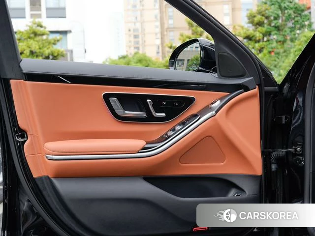 Mercedes-Benz S-class id 4359021 из Китая 16