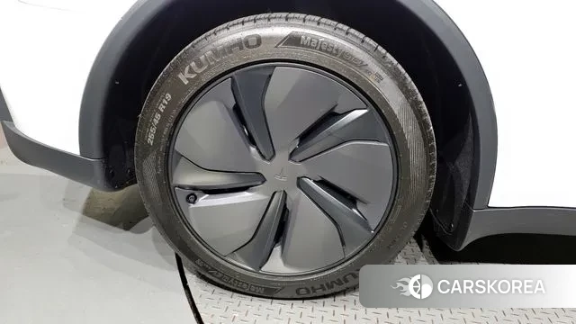 Tesla Model Y id 3109393 из Кореи 15