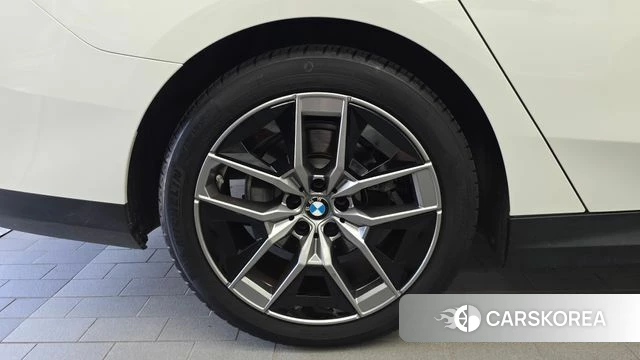 BMW 5 Series (G60) id 4665408 из Кореи 15
