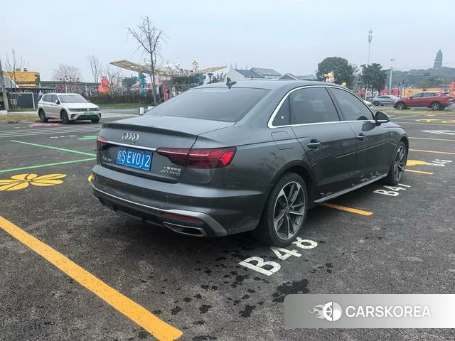 Audi A4L 2021 Темно-серый из Китая, фото 5
