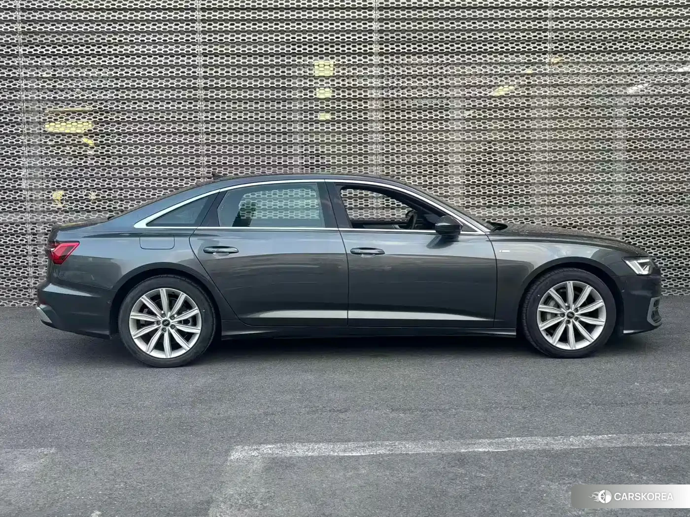 Audi A6L 2024 Silver/gray из Китая, фото 5