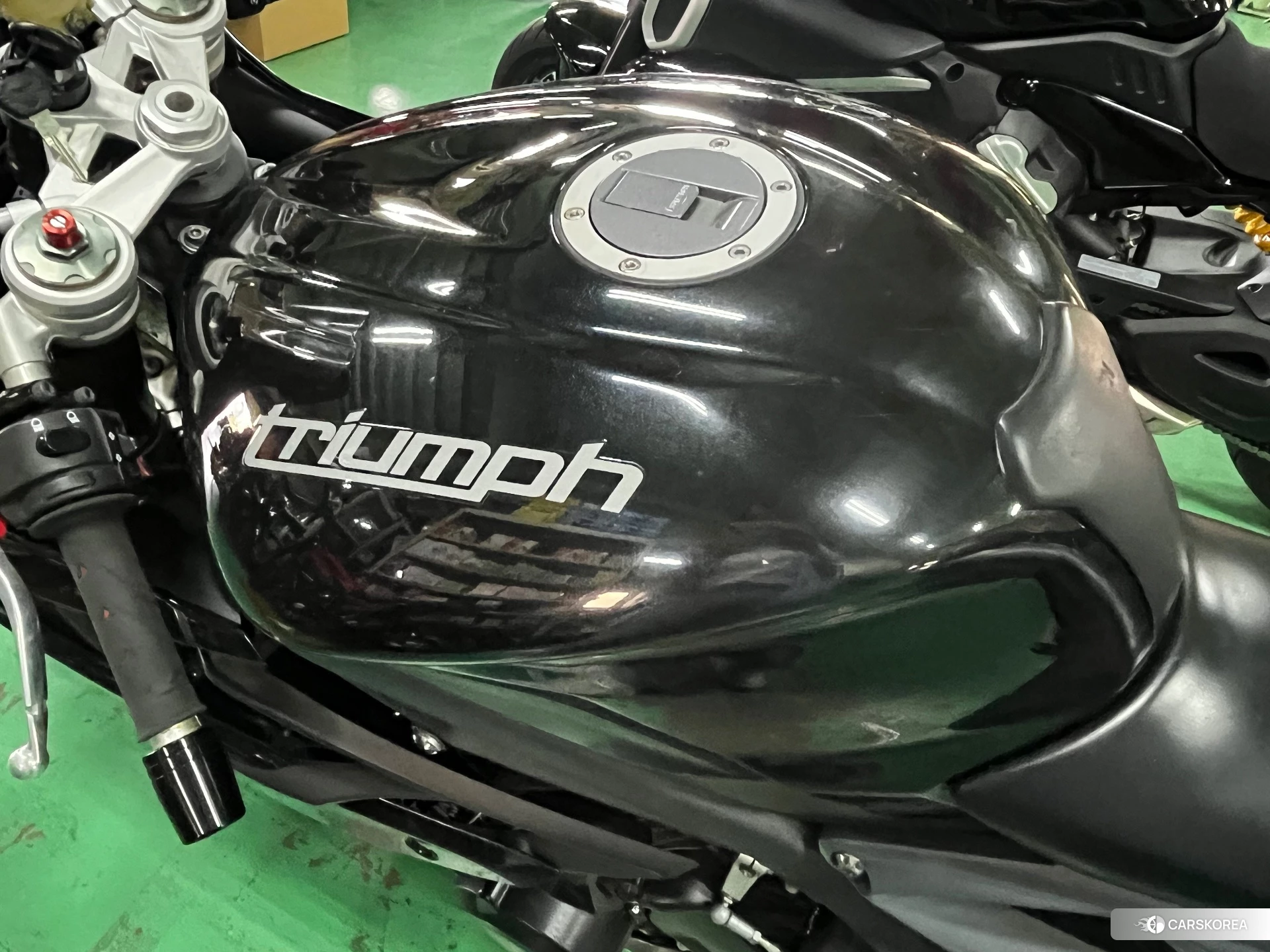 Проданный Triumph DAYTONA 675 2014 из Японии, фото 3