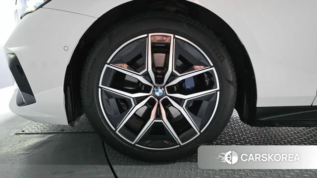 BMW 5 Series (G60) id 4578552 из Кореи 15