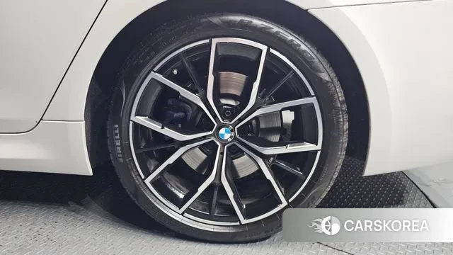 BMW 5 Series (G30) id 3639426 из Кореи 15