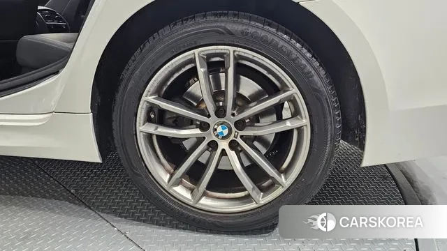 BMW 5 Series (G30) id 3039423 из Кореи 15