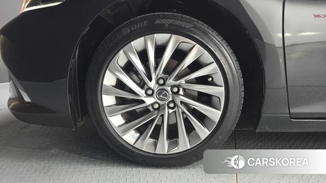 Lexus ES300h 7th generation id 4292475 из Кореи 30