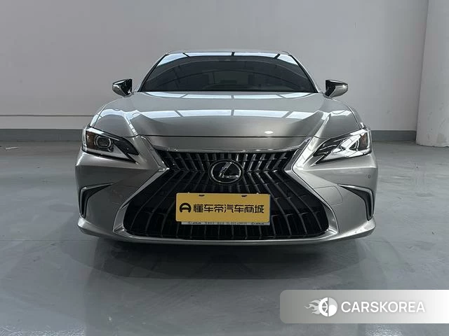 Lexus ES id 4278589 из Китая 15