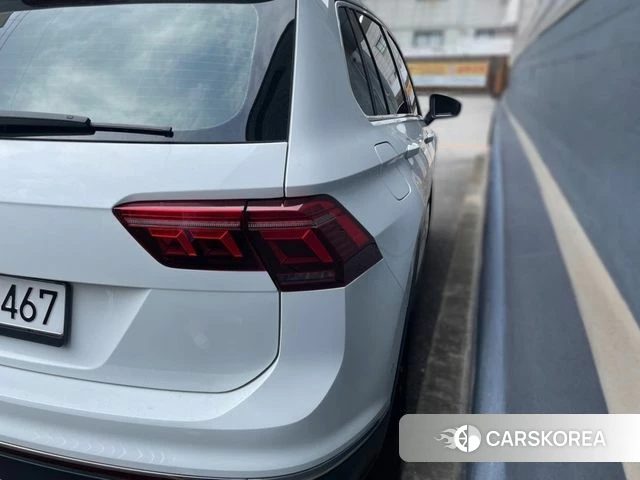 Volkswagen Tiguan second Generation 2024 Белый из Кореи, фото 5