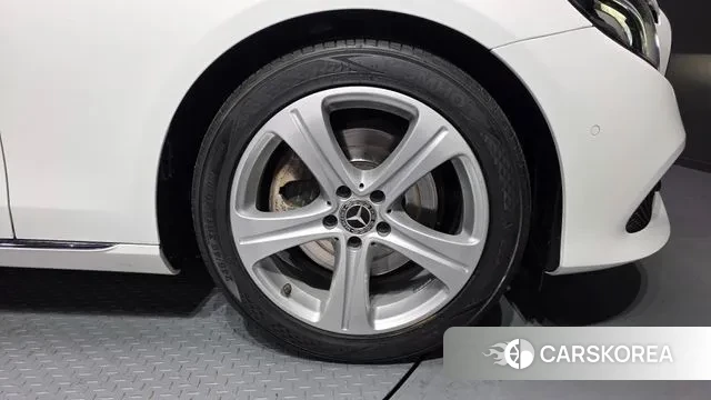 Mercedes-Benz E-Class W213 id 3647353 из Кореи 15