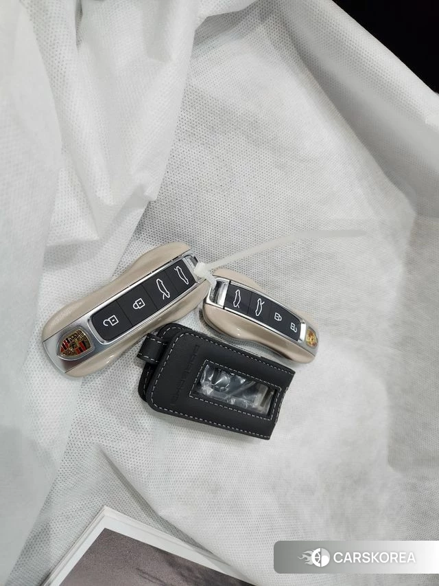 Porsche Taycan id 3811785 из Кореи 13