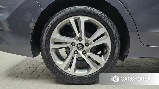 Hyundai Avante AD id 4924092 из Кореи 25