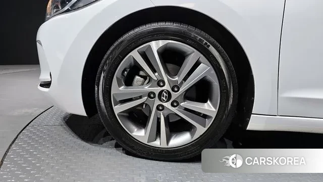 Hyundai Avante AD id 3474819 из Кореи 15