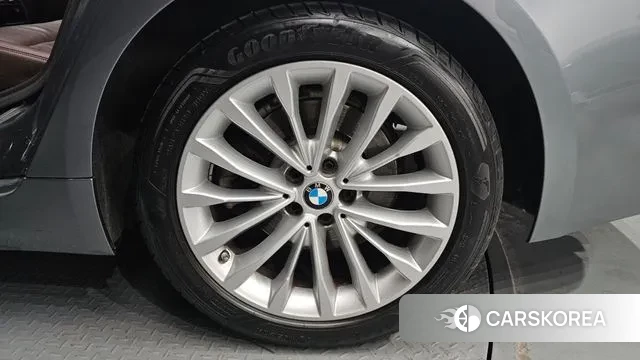 BMW 5 Series (G30) id 3703316 из Кореи 15