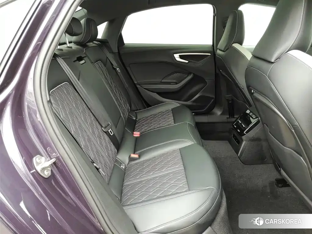 Audi A5L id 4577617 из Китая 14