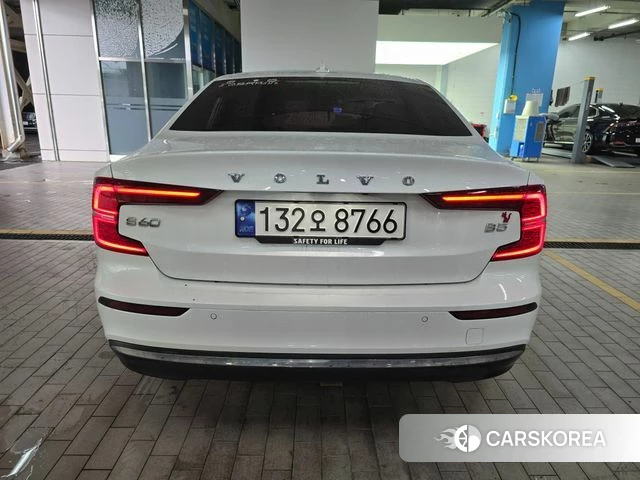 Volvo S60 3rd generation 2023 Белый из Кореи, фото 5