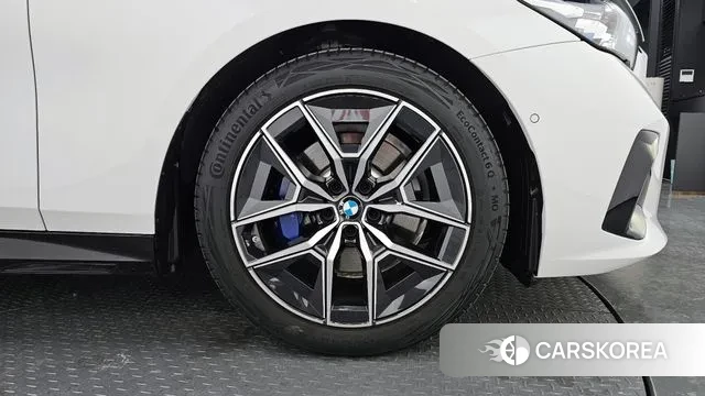 BMW 5 Series (G60) id 3517798 из Кореи 15