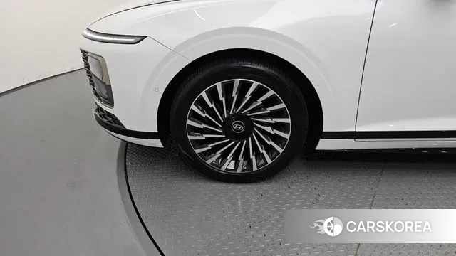 Hyundai Grandeur (GN7) id 3353982 из Кореи 15