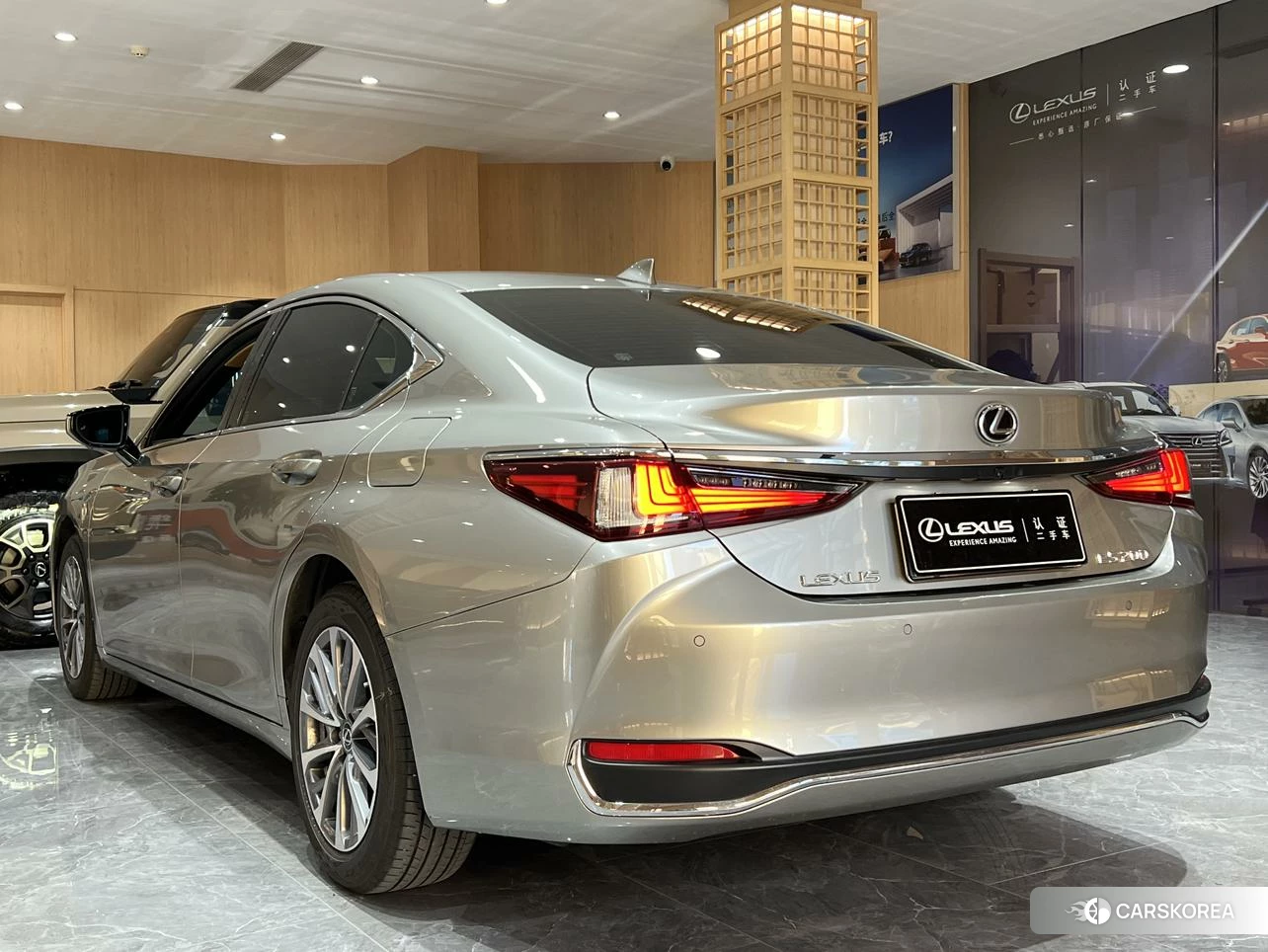 Lexus ES id 4461792 из Китая 11