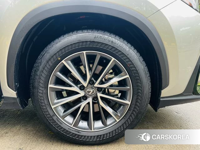 Lexus NX id 4291577 из Китая 16