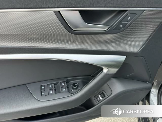 Audi A6L id 4265145 из Китая 10