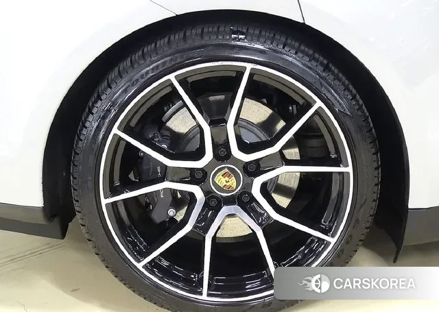 Porsche Taycan id 3518172 из Кореи 15