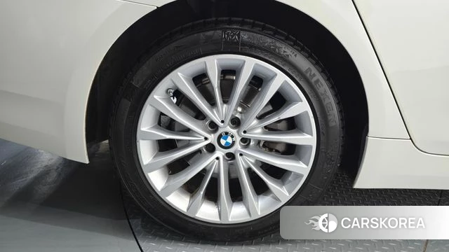 BMW 5 Series (G30) id 4401747 из Кореи 26