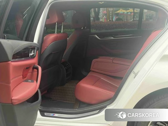 BMW 5 series 2023 Белый из Китая, фото 5
