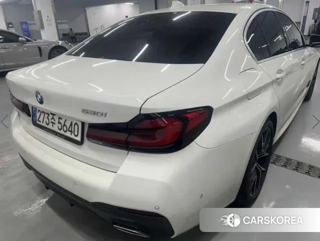 BMW 5 Series (G30) 2022 Белый из Кореи, фото 6