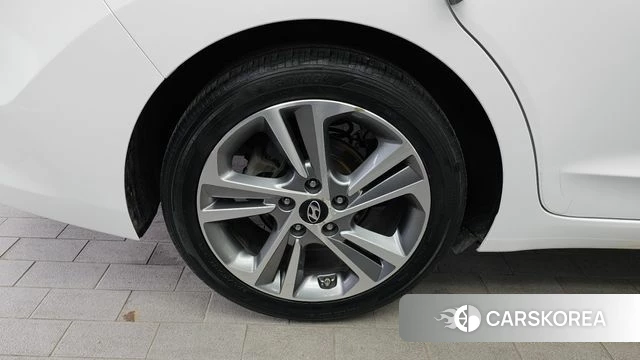 Hyundai Avante AD id 4356929 из Кореи 28
