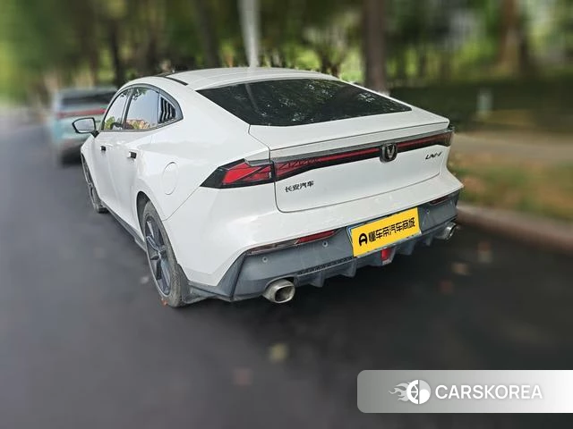 Chang'an UNI-V 2022 Белый из Китая, фото 5