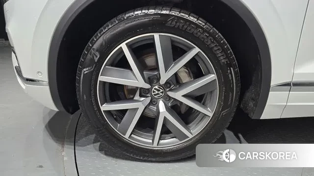 Volkswagen Touareg 3rd generation id 2998151 из Кореи 15