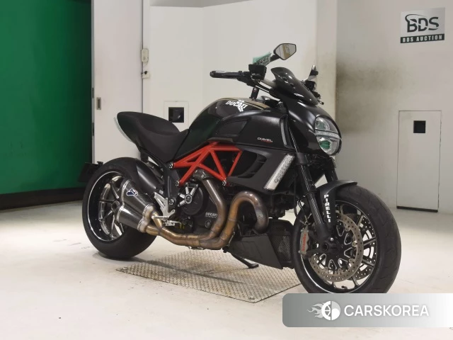 Проданный Ducati DIAVEL CARBON 2013 из Японии, фото 5