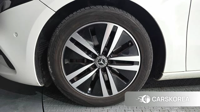 Mercedes-Benz A-Class W177 id 4604360 из Кореи 25