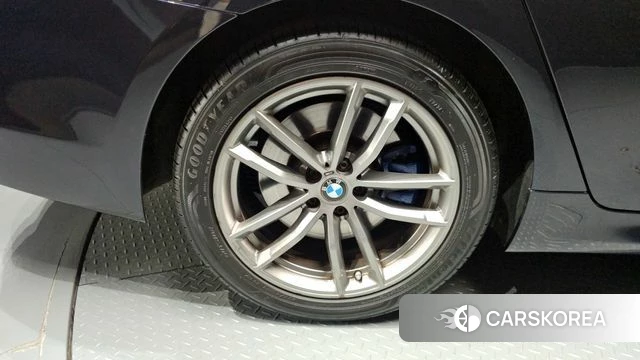 BMW 5 Series (G30) id 4318335 из Кореи 28
