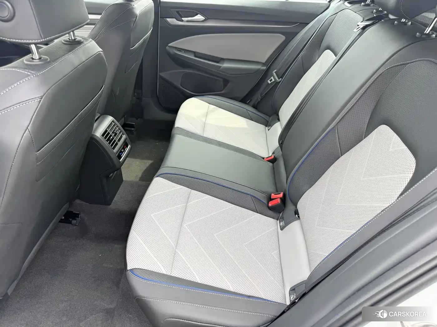 Volkswagen Golf 2025 Белый из Китая, фото 6