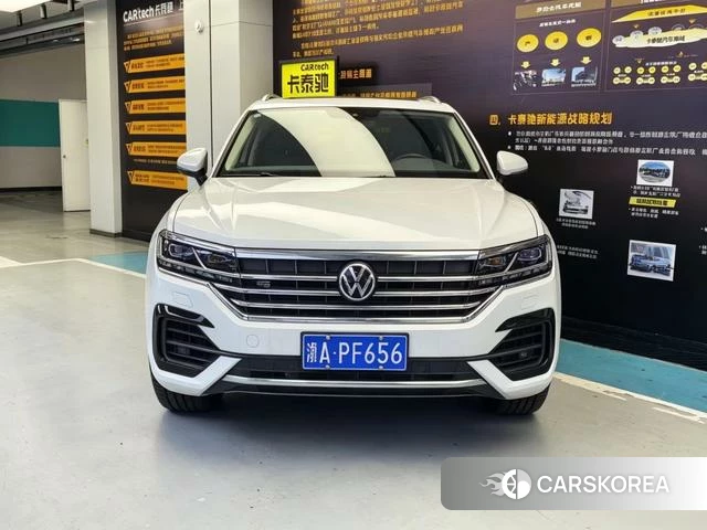 Volkswagen Touareg 2022 Белый из Китая, фото 5