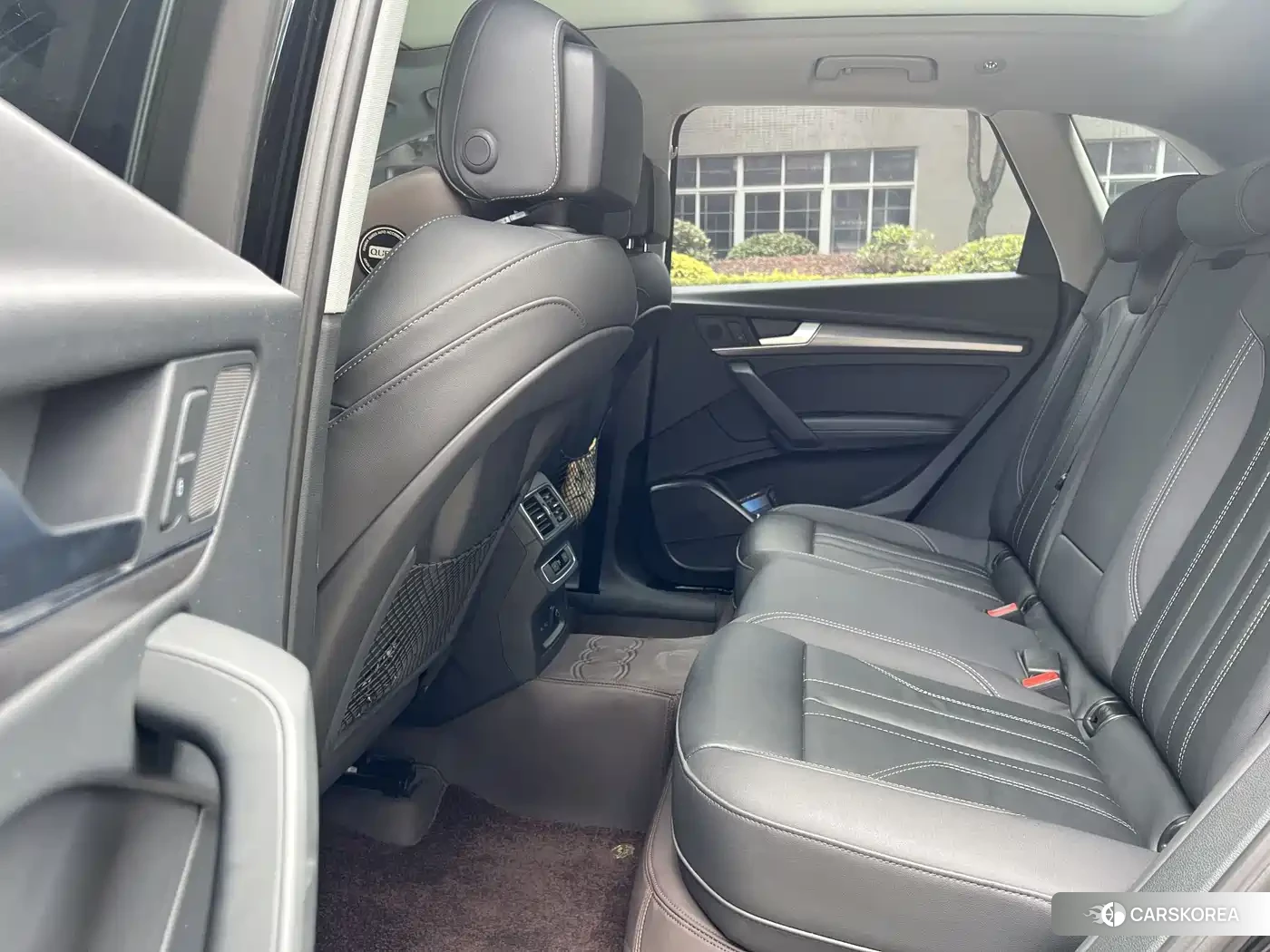 Audi Q5L 2022 Silver/gray из Китая, фото 5